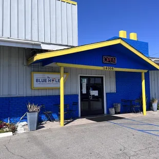 the entrance to the blue hole