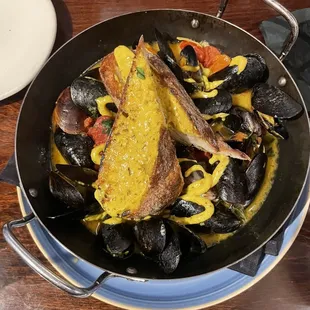 The saffron mussels..