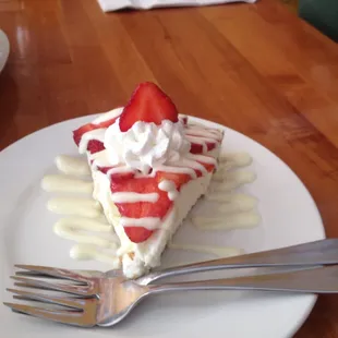 White Chocolate Strawberry Pie