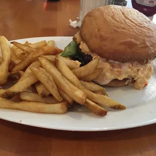 Gouda Pimento Burger