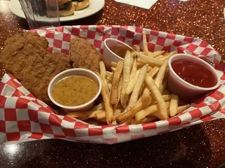 Continental Modern Pool Lounge