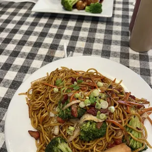 Pork Lo Mein and General Tso Chicken