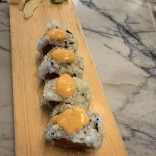 Spicy tuna roll