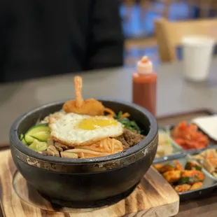 Dolsot bibimbap