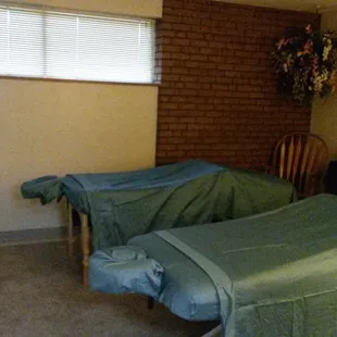We offer Same Room Couples Massage. Call to Schedule.