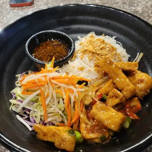 B8. Tofu Vermicelli Bowl