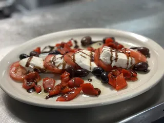 Roos Bar Patio Grill