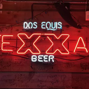 I bet they serve Dos Equis beer here...
