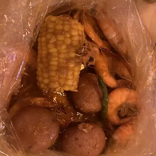 Head on shrimp, corn, potatoes, mild with garlic sauce