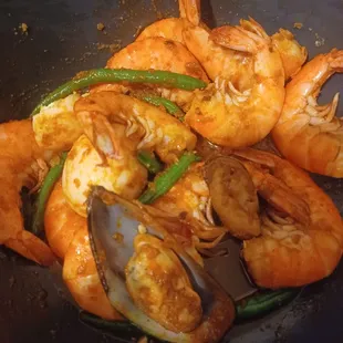 Shrimp and green muscles