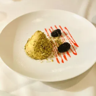 Pista kulfi - this was ok. Not a fan.