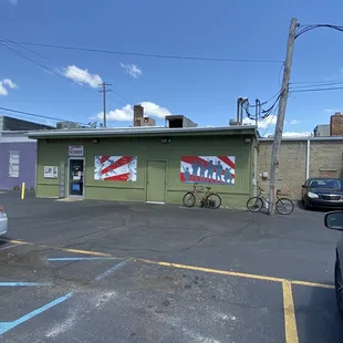 a bicycle parked in the parking lot