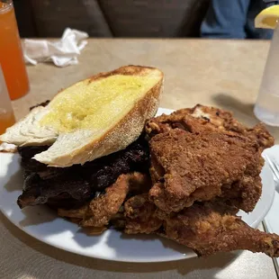 chicken wings and fried chicken, chicken wings, bbq chicken, bbq wings, fried chicken wings, chicken, fried chicken, poultry, food