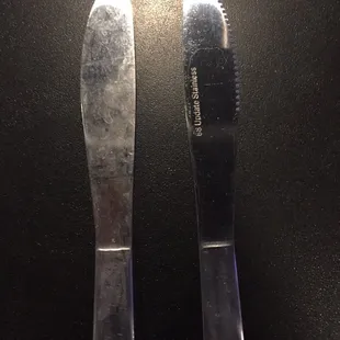 Knifes/forks were so dirty The one on the left came out of wrapped napkin the one on right was just as dirty until I cleaned it!