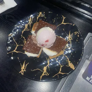 Bonfire smores dessert