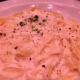 Fettuccine Alfredo Pasta