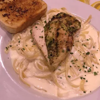 Fettuccine Alfredo Pasta with Chicken