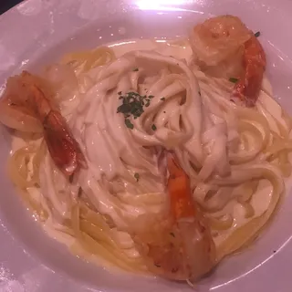 Fettuccine Alfredo Pasta with Prawn