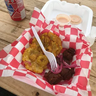 Carne Frita y Tostones