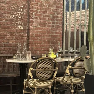 Empty tables with no heating lamp