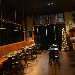 ramen and noodles, interior