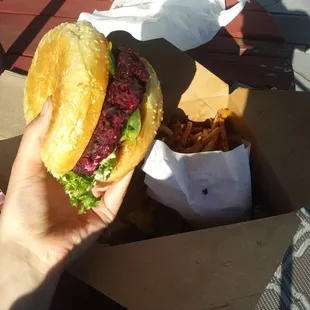 Beet pistachio burger