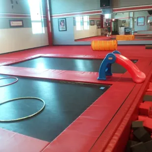 During the mommy and me bounce they put kuds music onand fun stuff out to play with