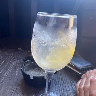 Lemon vodka spritzer