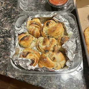 Garlic knots