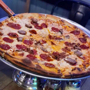 Meatlover&apos;s Pizza (Sans Ham)