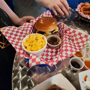 Au jus serious burger with Mac and cheese