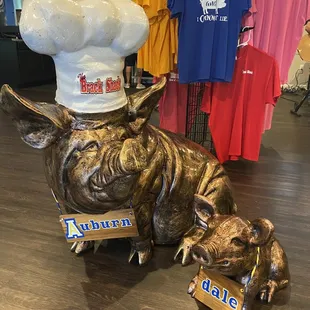 Brack&apos;n shack mascots
