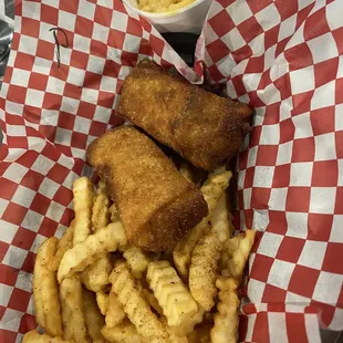 Original Pulled Pork Eggrolls (2pcs) Basket