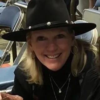 Deb R.