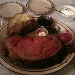 Medium rare prime rib 16oz
