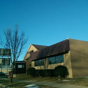 the exterior of a restaurant