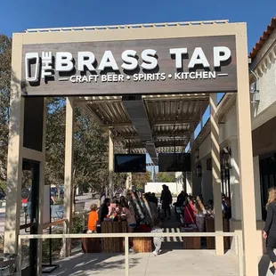 the outside of the restaurant