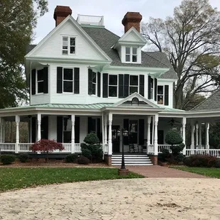 The main house where our bridal party set up. Perfect backdrop for pics too!