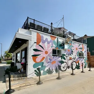 Great rooftop seating option (accessed by stairs at the back of the building)