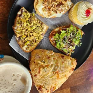 Breakfast at Bread peddlers