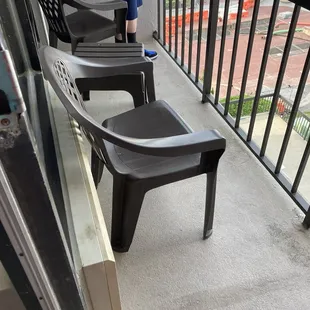 Small balcony- 2 people MAX!