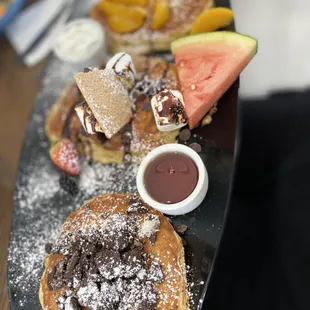 Midtown Trio: smors, peach cobblers, and choco chip