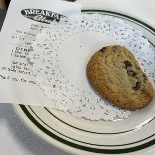 Fresh baked cookie with my bill!