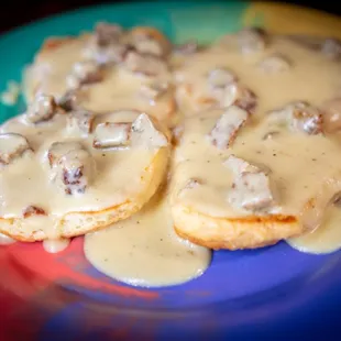 Biskits &amp; Gravy - 2 grilled buttermilk biskits kovered w/ homemade pan sausage gravy