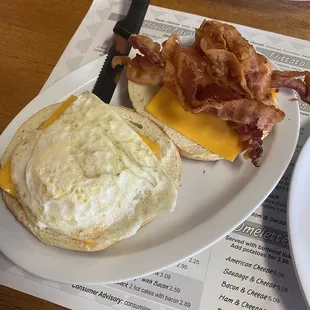 breakfast sandwich