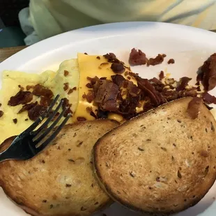 Bacon &amp; cheese omelette with rye