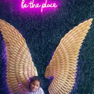 Wing wall