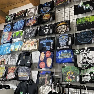 Very large t-shirt selection