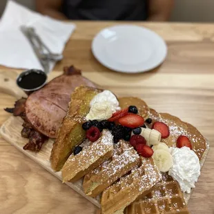 Breeze Breakfast Board