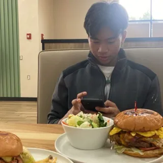 spicy cajun burger